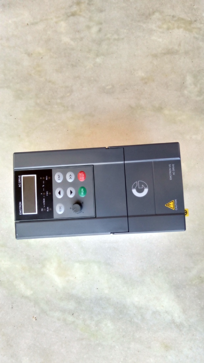 Een frequentieomvormer (VFD)